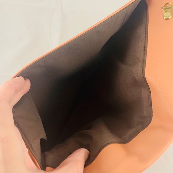 Laser Cut Clutch - Picture 4 of 5